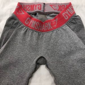 Gym shark leggings